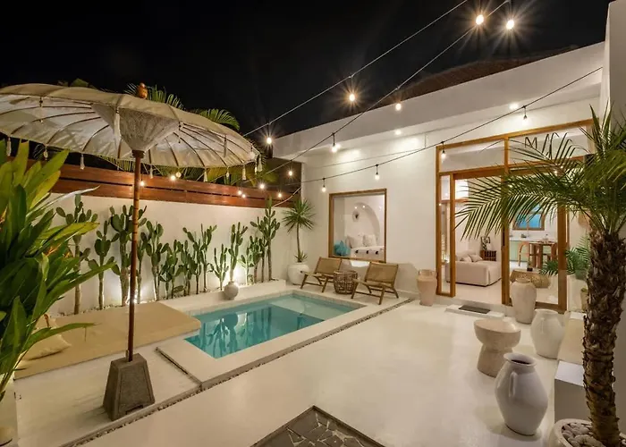 Elegant 1br Private Pool In Heart Of Canggu