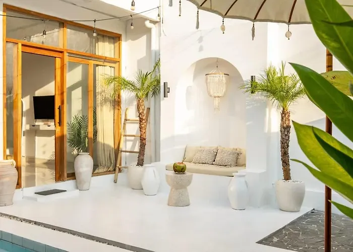 Elegant 1br Private Pool In Heart Of Ferienhaus