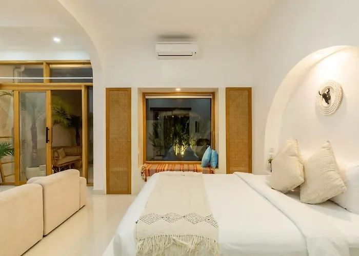 Elegant 1br Private Pool In Heart Of Ferienhaus